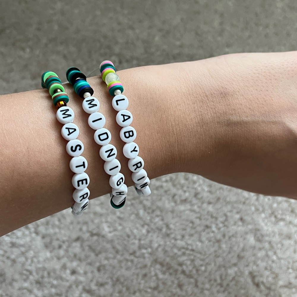 TAYLOR SWIFT | “Midnights” Themed Friendship Bracelet Set